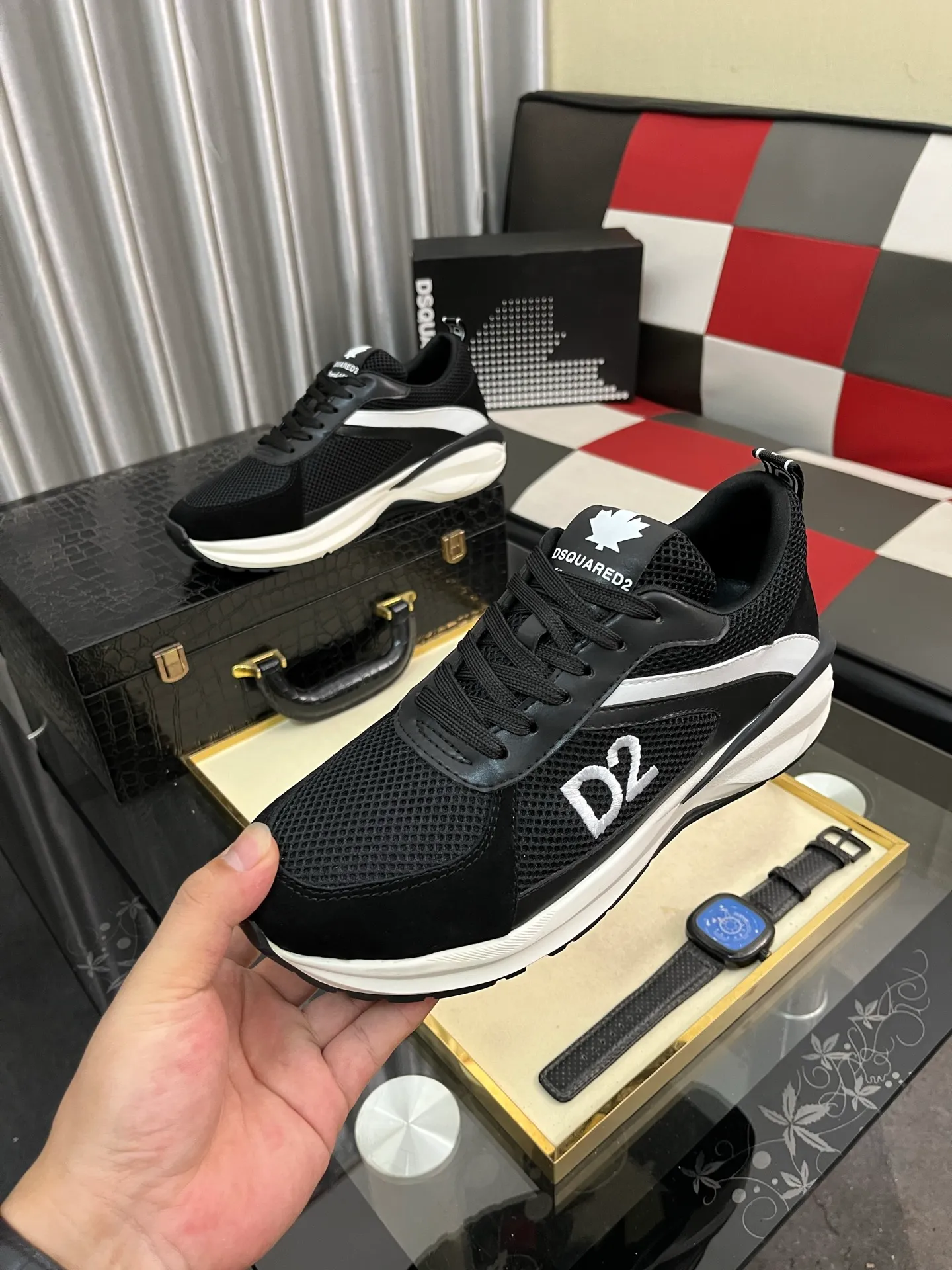 Men's shoes 💰480⌚️⌚️DG's latest popular casual shoes 🔥🔥, the tongue has the brand's iconic details, and the combination of silk cowhide and cow suede enhances the style. Fashionable and versatile, it can complement any look. Create an exquisite design with unique dynamic vitality and modern atmosphere, showing modern elegance. Size: 36-464️⃣colors available